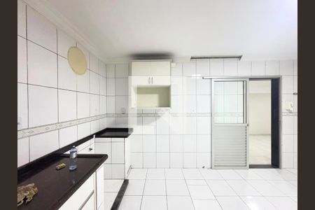 Casa para alugar com 6 quartos, 267m² em Parque Amazonia, Goiânia