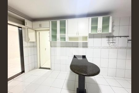 Casa para alugar com 6 quartos, 267m² em Parque Amazonia, Goiânia