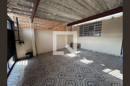 Garagem de casa para alugar com 3 quartos, 125m² em Jaguaribe, Osasco