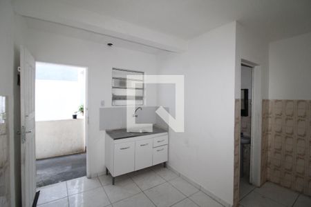 Sala / Cozinha de casa para alugar com 1 quarto, 45m² em Parque Peruche, São Paulo