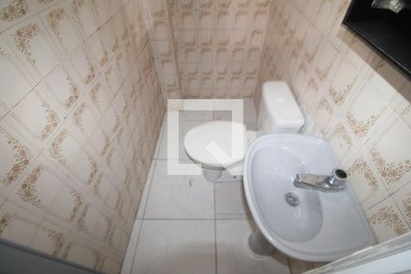 Banheiro de casa para alugar com 1 quarto, 45m² em Parque Peruche, São Paulo