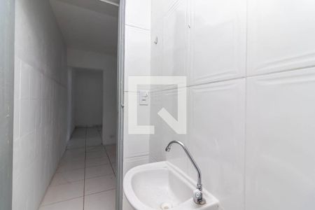 Banheiro de casa para alugar com 1 quarto, 42m² em Parque Peruche, São Paulo
