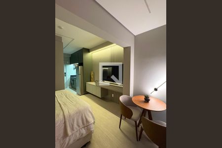 Sala / Quarto de kitnet/studio para alugar com 1 quarto, 39m² em Campo Belo, São Paulo