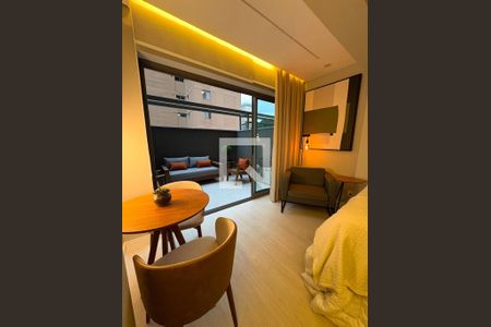 Sala / Quarto de kitnet/studio para alugar com 1 quarto, 39m² em Campo Belo, São Paulo