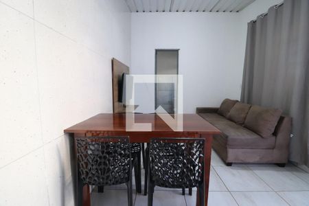 Sala de casa para alugar com 2 quartos, 52m² em Cazeca, Uberlândia