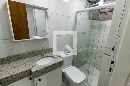 Banheiro Corredor de casa para alugar com 2 quartos, 48m² em Parque Regina, São Paulo