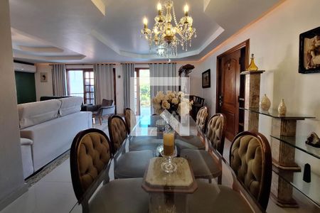 Sala de casa à venda com 6 quartos, 352m² em Charitas, Niterói