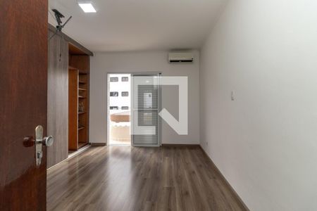 Suíte 1 de casa para alugar com 4 quartos, 350m² em Jardim Avelino, São Paulo