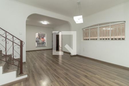 Sala de casa para alugar com 4 quartos, 350m² em Jardim Avelino, São Paulo