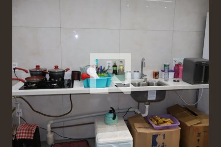 Cozinha de apartamento para alugar com 1 quarto, 32m² em Vila Ivone, São Paulo