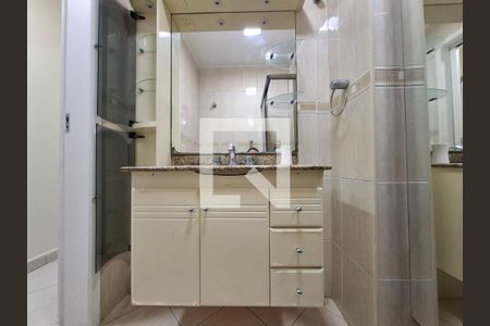 Banheiro  de apartamento para alugar com 2 quartos, 85m² em Laranjeiras, Rio de Janeiro