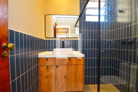 banheiro  de apartamento à venda com 2 quartos, 81m² em Pinheiros, São Paulo