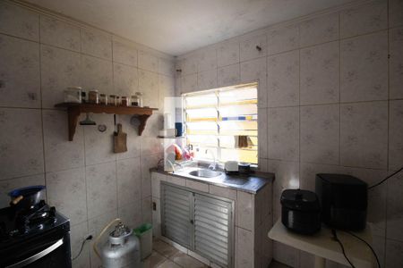 Cozinha  de casa para alugar com 2 quartos, 150m² em Jardim Hebrom, São Paulo