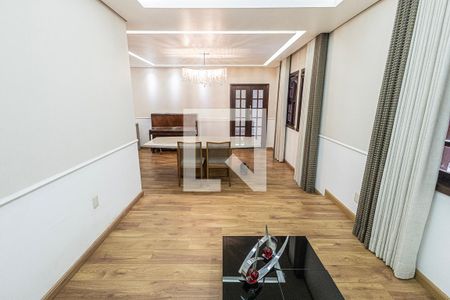 sala / 2 ambientes de casa para alugar com 4 quartos, 518m² em Castelo, Belo Horizonte