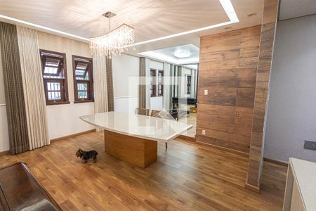 sala / 2 ambientes de casa para alugar com 4 quartos, 518m² em Castelo, Belo Horizonte