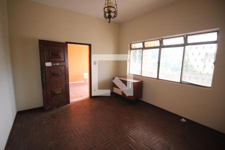 Sala de casa para alugar com 4 quartos, 180m² em Santa Helena, Belo Horizonte