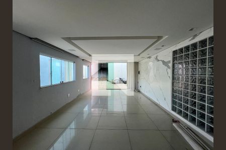 Casa para alugar com 3 quartos, 233m² em Parque Xangri-lá, Contagem