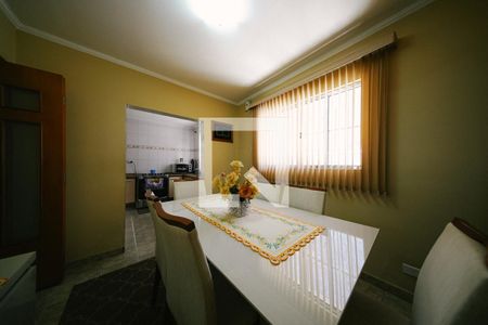 Casa à venda com 3 quartos, 300m² em Artur Alvim, São Paulo
