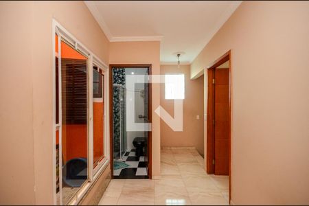 Corredor de casa à venda com 3 quartos, 205m² em Parque Panamericano, São Paulo
