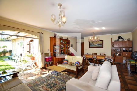Casa à venda com 3 quartos, 450m² em Vila Madalena, São Paulo