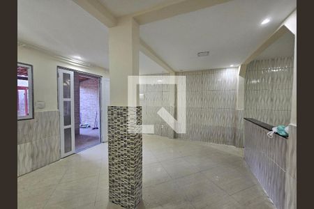 Sala de casa para alugar com 2 quartos, 141m² em Centro, Mesquita