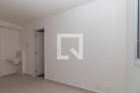 Sala de apartamento para alugar com 1 quarto, 24m² em Parque Industrial Tomas Edson, São Paulo