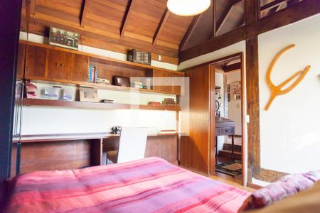 quarto 1 de casa de condomínio à venda com 4 quartos, 400m² em Vila D’el Rey, Nova Lima