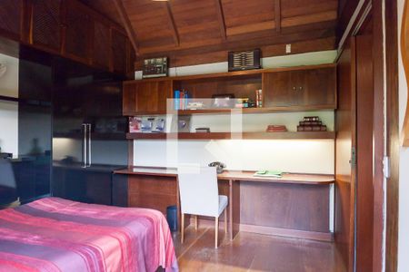 quarto 1 de casa de condomínio à venda com 4 quartos, 400m² em Vila D’el Rey, Nova Lima