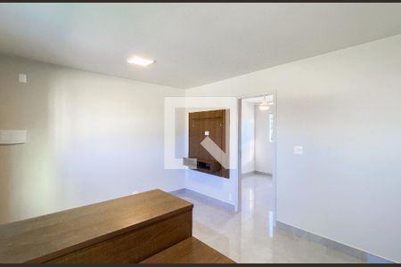 Sala  de apartamento para alugar com 2 quartos, 48m² em Conjunto Habitacional Padre Manoel da Nobrega, São Paulo
