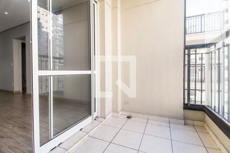 Varanda de apartamento para alugar com 2 quartos, 68m² em Jardim Tupanci, Barueri