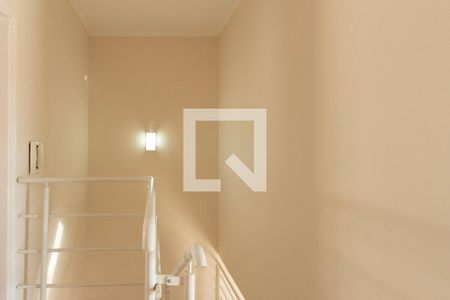 Escada  de casa para alugar com 3 quartos, 210m² em Jardim Betania, Sorocaba