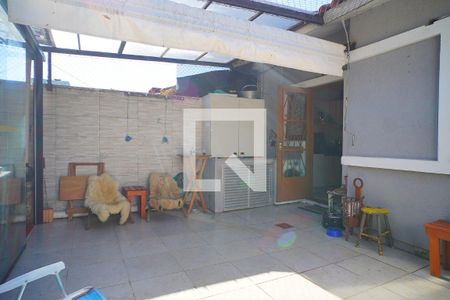 Pátio  de casa à venda com 3 quartos, 135m² em Hípica, Porto Alegre