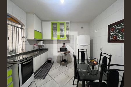 Cozinha de casa à venda com 2 quartos, 90m² em Serrano, Belo Horizonte