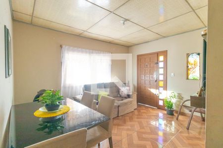 Casa à venda com 4 quartos, 220m² em Niterói, Canoas