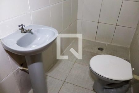 Banheiro de casa para alugar com 1 quarto, 50m² em Santa Maria, Osasco