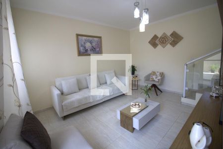 Sala de casa à venda com 2 quartos, 255m² em Santo Antônio, Osasco