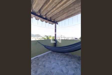Varanda de casa para alugar com 2 quartos, 100m² em Bento Ribeiro, Rio de Janeiro