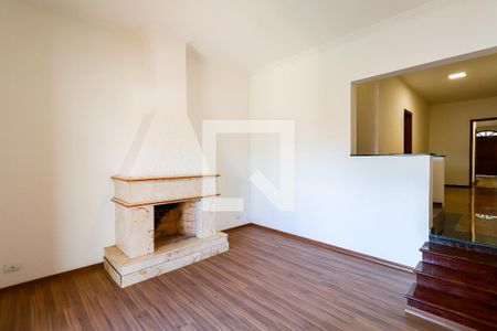 Casa à venda com 4 quartos, 269m² em Jardim Pirajussara, São Paulo