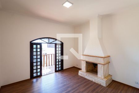 Casa à venda com 4 quartos, 269m² em Jardim Pirajussara, São Paulo