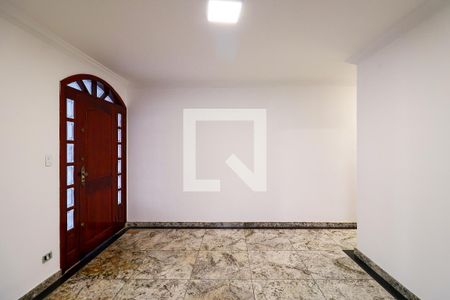 Casa à venda com 4 quartos, 269m² em Jardim Pirajussara, São Paulo