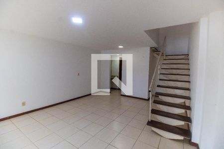 Sala de casa à venda com 3 quartos, 145m² em Itaipu, Niterói
