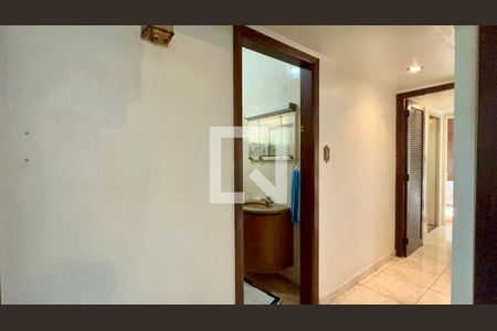 Corredor de casa para alugar com 3 quartos, 192m² em Vila Anglo Brasileira, São Paulo