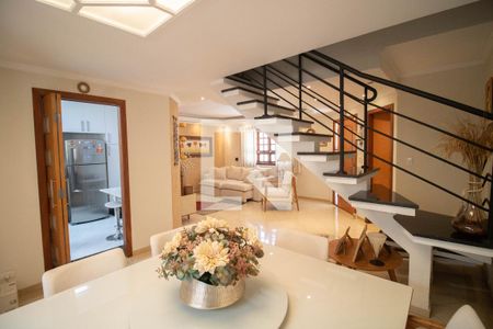 SALA de casa de condomínio à venda com 3 quartos, 214m² em Chora Menino, São Paulo