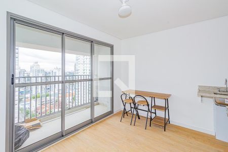 Sala/Quarto de kitnet/studio para alugar com 1 quarto, 24m² em Santo Amaro, São Paulo