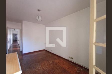 Casa à venda com 3 quartos, 203m² em Vila Carrão, São Paulo