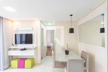 Sala de apartamento para alugar com 2 quartos, 44m² em Jardim Ipaussurama, Campinas