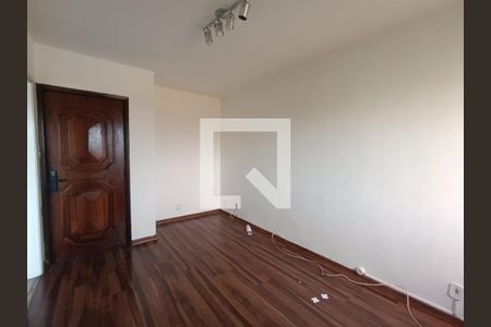 Sala de apartamento para alugar com 2 quartos, 65m² em Comendador Soares, Nova Iguaçu