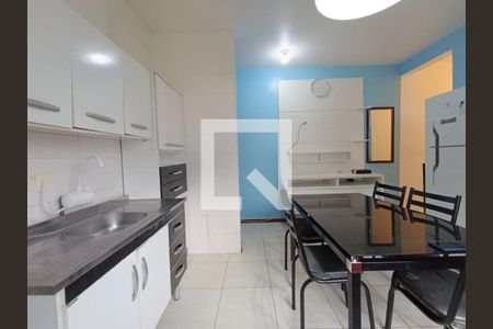 Sala / Cozinha de apartamento para alugar com 2 quartos, 48m² em Carianos, Florianópolis