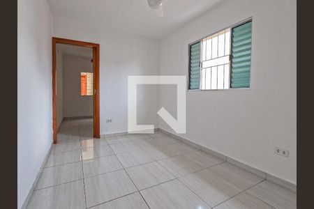 Casa para alugar com 4 quartos, 130m² em Jardim Santo Elias, São Paulo