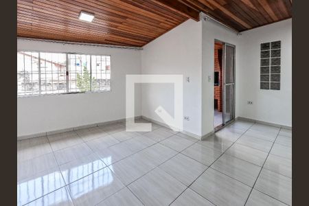 Casa para alugar com 4 quartos, 130m² em Jardim Santo Elias, São Paulo